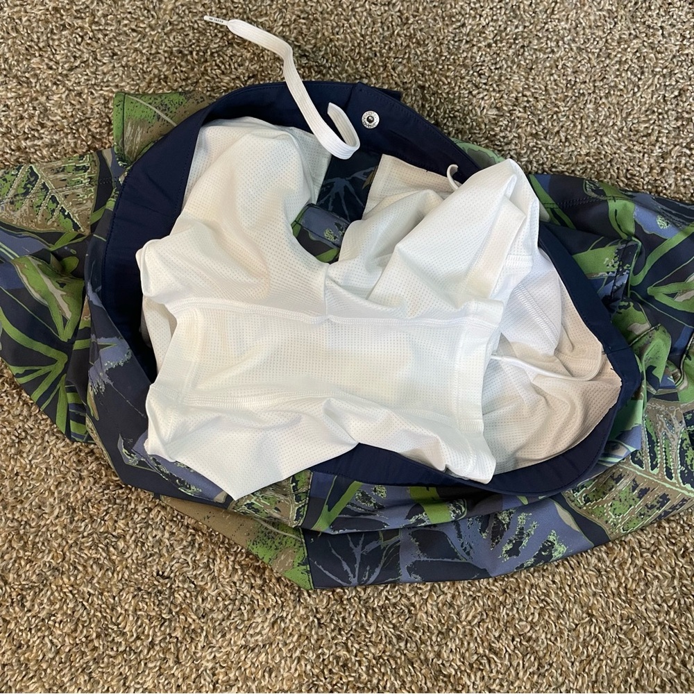 Rhone Barrier Swim Shorts Water Repellent Tropical Parrot Leaf Men’s Size Medium - Picture 4 of 6